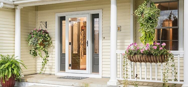 screen door installation in Muskoka